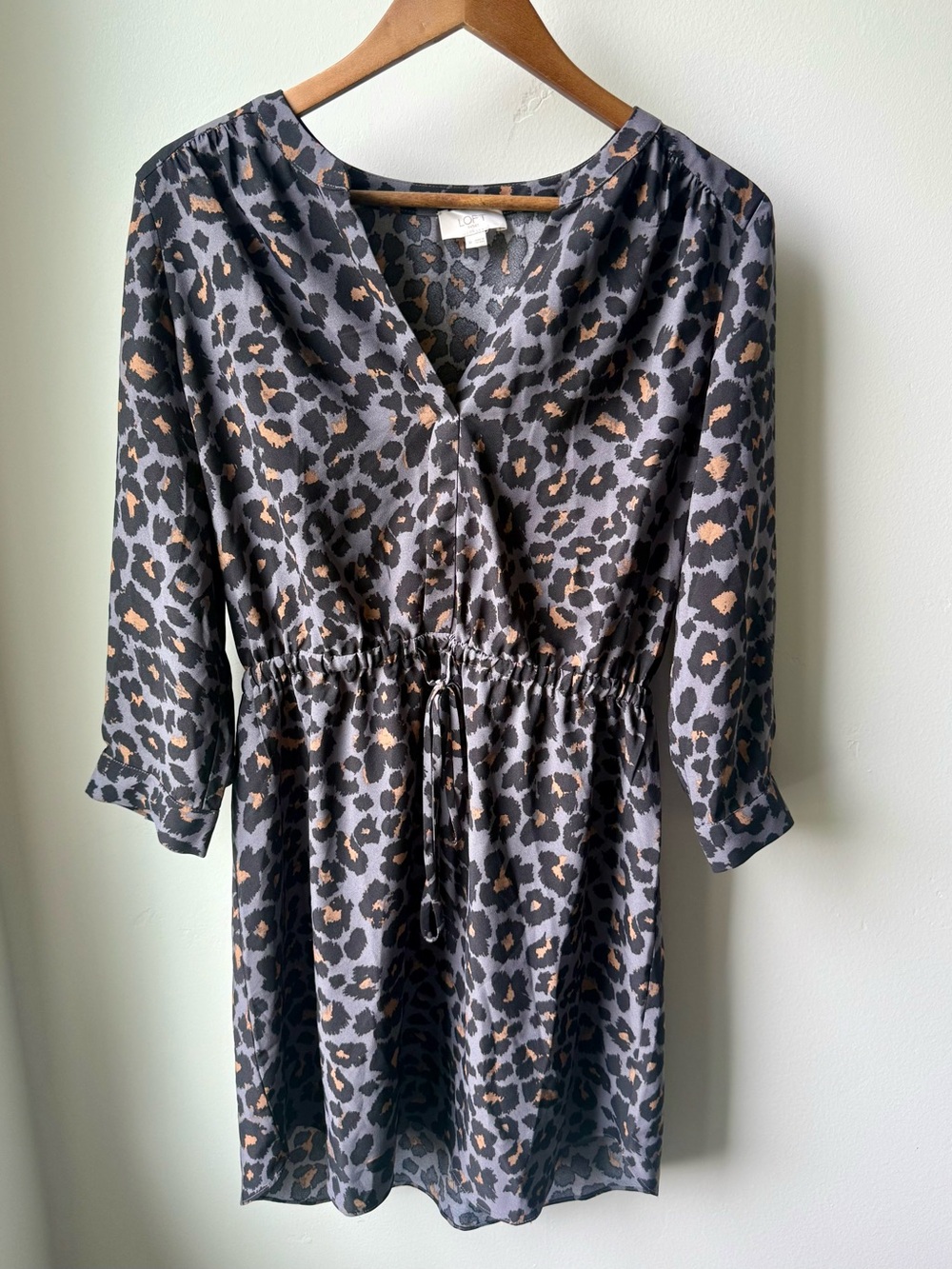 Loft Outlet Gray Leopard Print Drawstring Dress | Size M | Like New
